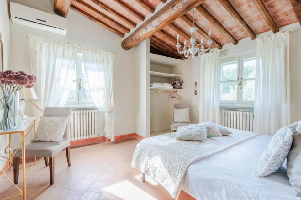 Pietro Farmhouse Apartment in Wine Resort in Lucca Apartment in Capannori
