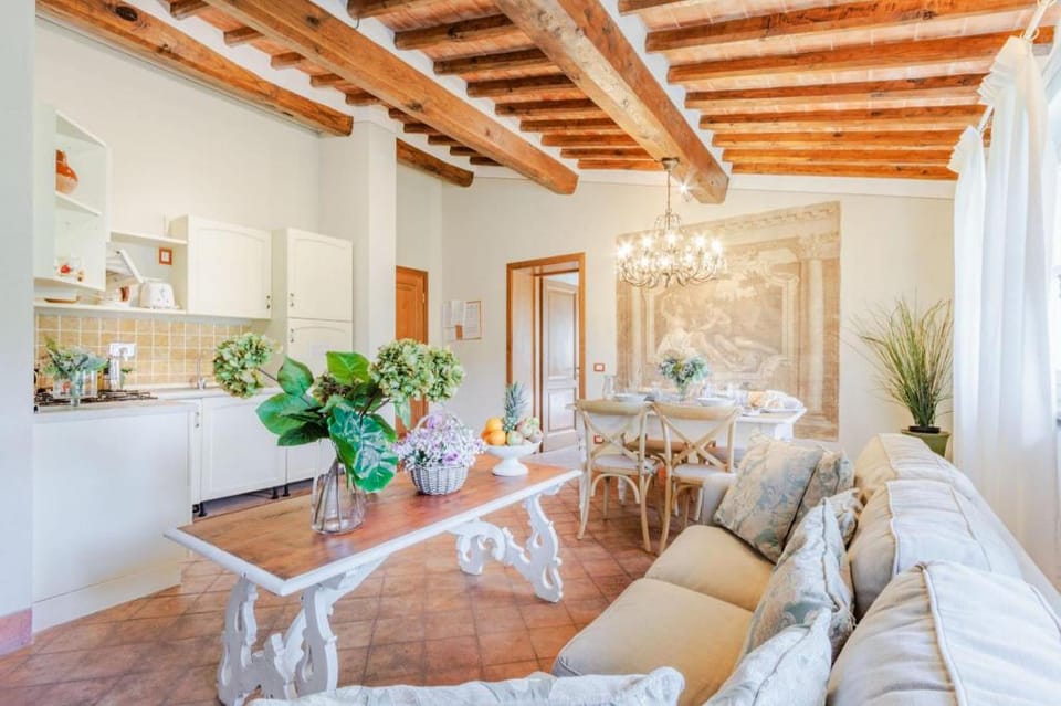Pietro Farmhouse Apartment in Wine Resort in Lucca Apartment in Capannori