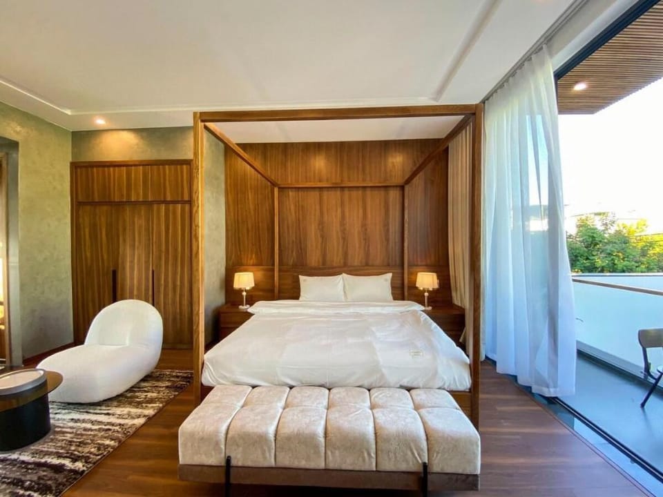 SC Luxury Interior Pool Villa 4BR Villa in Da Nang