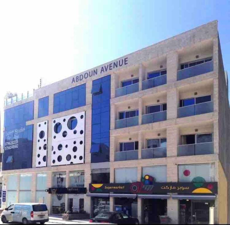 Modern studio in Abdoun Vacation rental in Africa