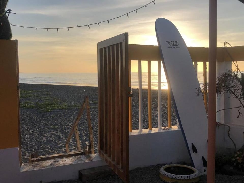 Ocean Breeze Roof Top Apartment - Long Stay Apartment in La Union