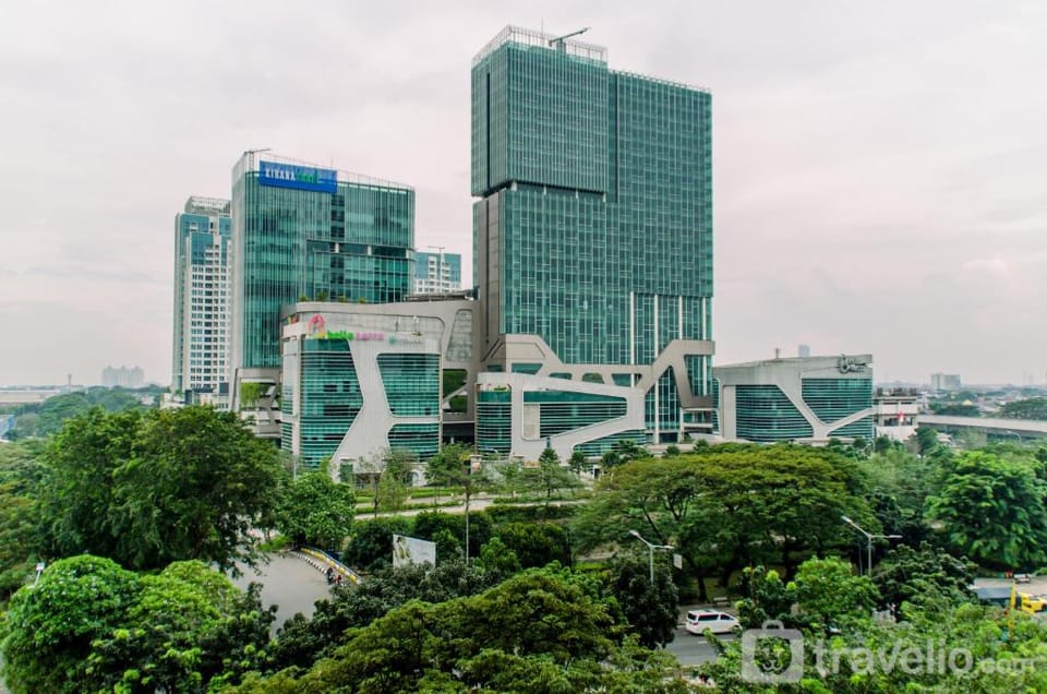 Homey and Warm Studio Room at Tifolia By Travelio Apartment in Jakarta