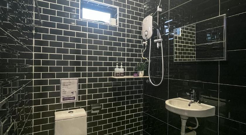 Ipoh C Private Club House by Verve (16 pax)EECH109 Vacation rental in Ipoh