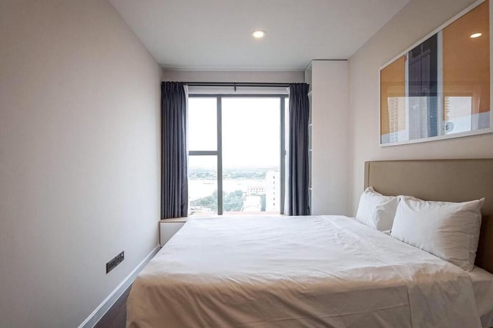 Luxury 2 bedrooms Saigon Royal. Apartment in Ho Chi Minh City