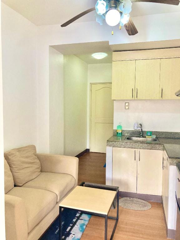 Condo Del Juana in Pacific Residences Near BGC Apartment in Pasig