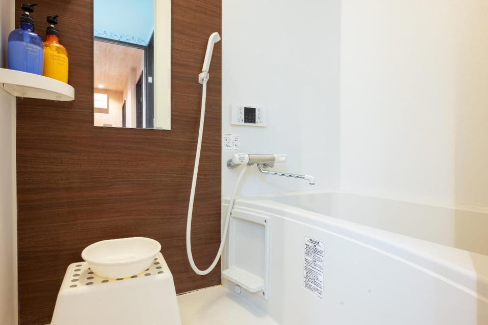 Two stations to Namba& Direct to Kansai Airport  Apartment in Osaka