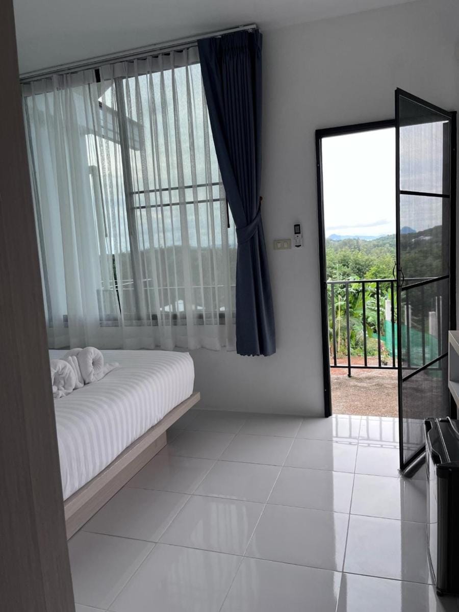 White Seaview Residence Hotel in Krabi Changwat