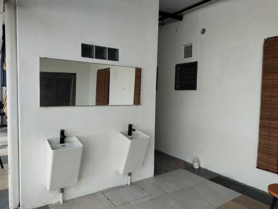 Bole Villa Private Pool BBQ Karaoke 20pax Villa in Ipoh
