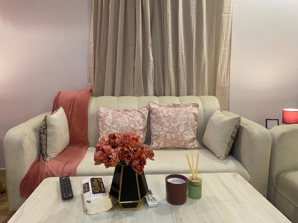 mlQ2.1 شقة بتصميم عصري ودخول ذاتي Apartment in Riyadh