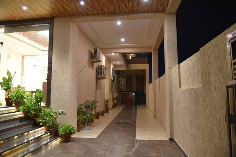 AVASA INN Hotel in Lucknow