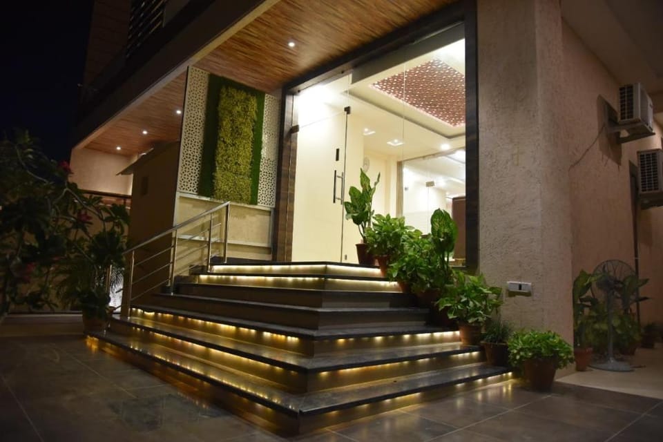 AVASA INN Hotel in Lucknow