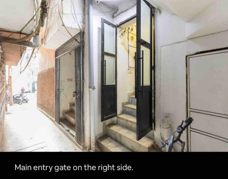 Studio 37 with a Juliet Balcony Apartment in New Delhi