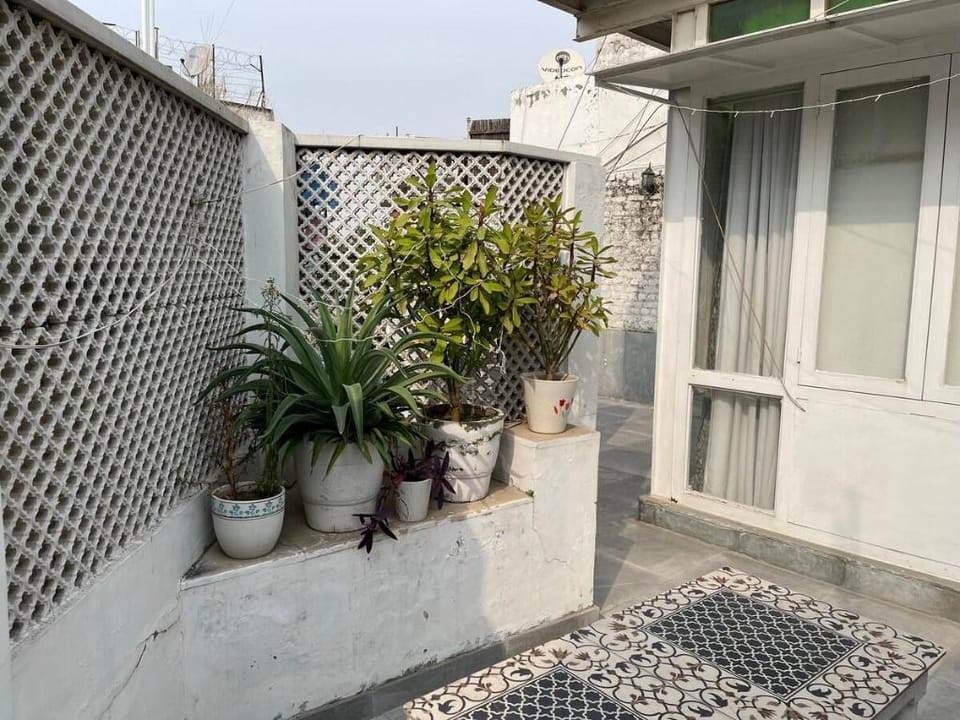 Studio 37 HKV with private terrace access Vacation rental in New Delhi