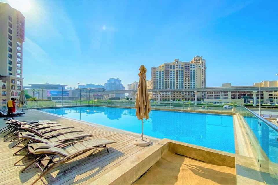 Gorgeous Studio with breath-taking Palm Views Apartment in Dubai