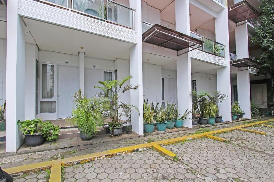 OYO Life 91957 Hotel Roda Mas 2 Hotel in Indonesia
