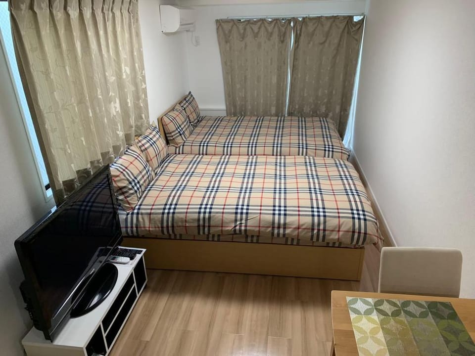 Rosenheim Ryokan Twin Room B 3-minute walk from Okubo Station, Shinjuku-ku, Tokyo Free Wi-Fi Vacation rental in Shinjuku