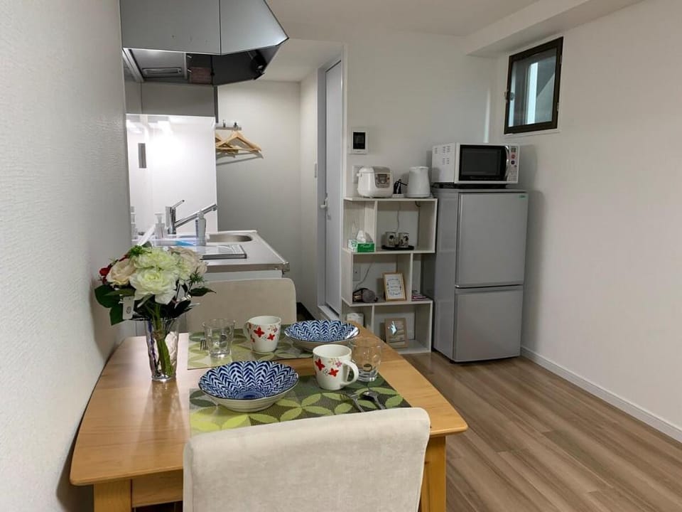 Rosenheim Ryokan Twin Room B 3-minute walk from Okubo Station, Shinjuku-ku, Tokyo Free Wi-Fi Vacation rental in Shinjuku