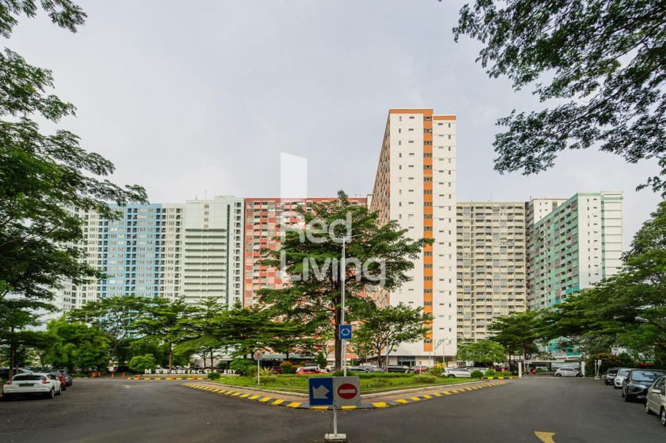 RedLiving Apartemen Sentra Timur - Myroom.id Tower Hotel in Jakarta