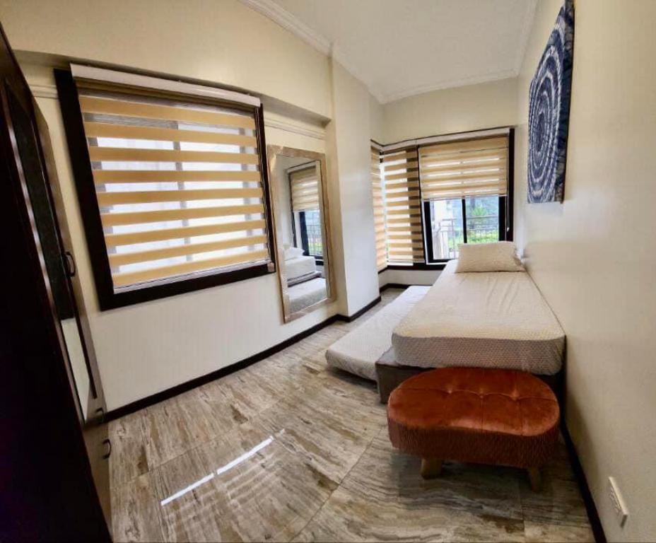Bristle Ridge Cozy Luxurious 3BR 2TB Condo Unit Vacation rental in Baguio