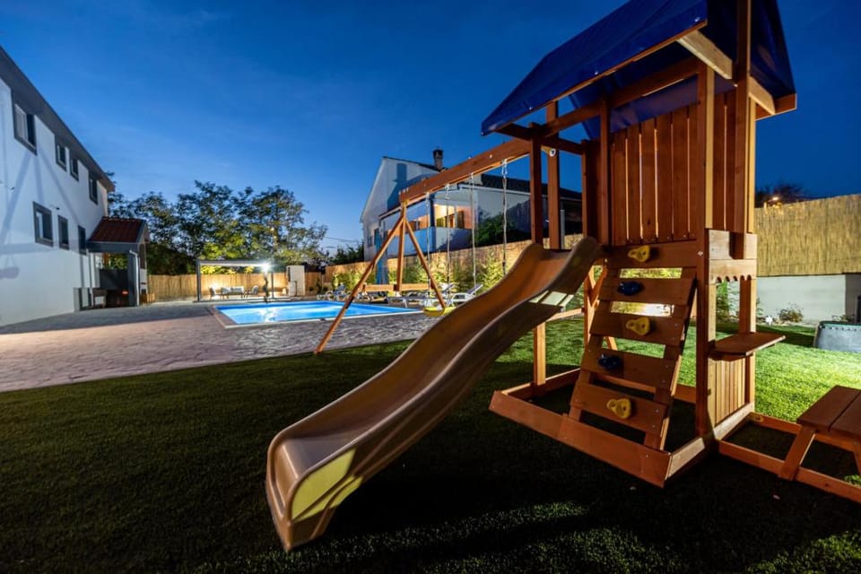 Villa Heaven, 12 pax, rural area, heated pool, playground for kids, wine cellar Apartment in Šibenik-Knin County, Croatia