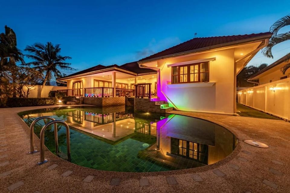 Khao Takiab Villas Villa in Nong Kae