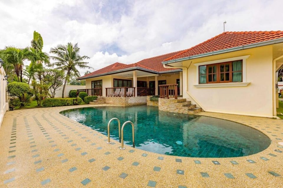Khao Takiab Villas Villa in Nong Kae