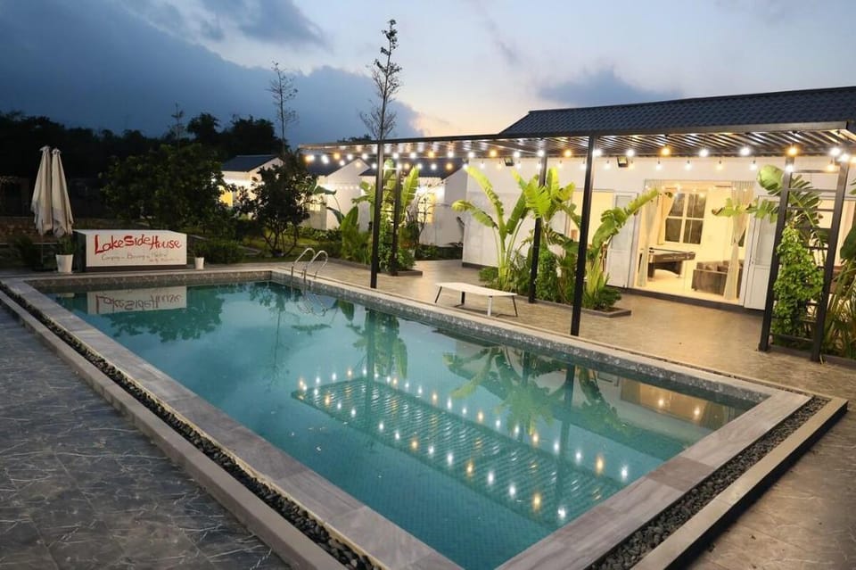 Lakeside Villa Chuong My Hanoi Villa in Laos