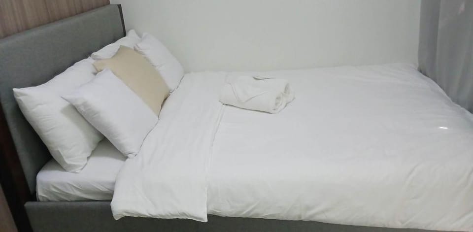 Shore 2 Condo unit near MOA Vacation rental in Pasay