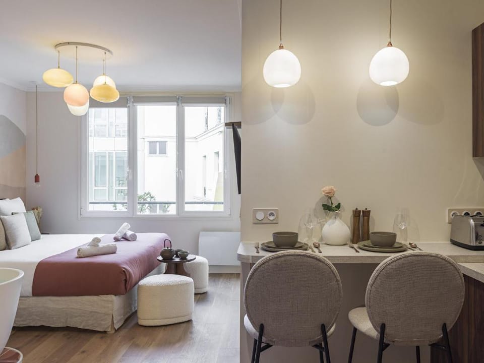 Ms.Champs Elysées Avenue Apartment in Paris