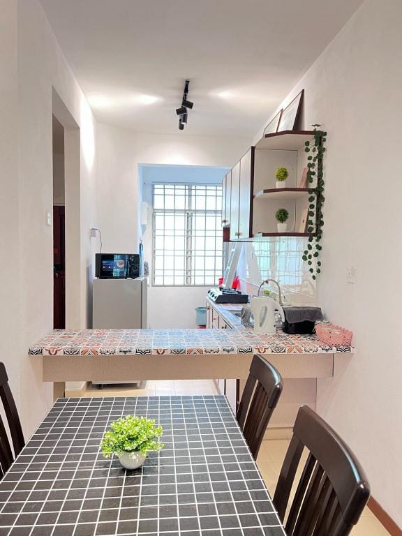 EE's Summer House | Homestay 3 min walk to beach  Apartment in Batu Ferringhi, Penang, Malaysia