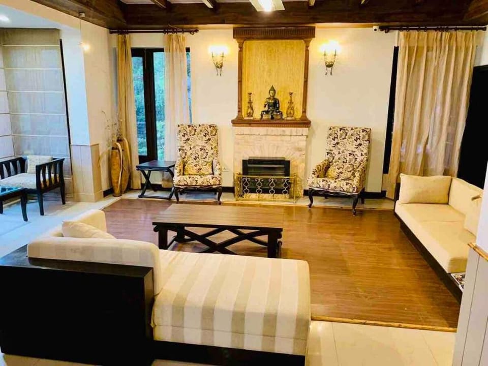 Serviced Studio Apartment 3BHK  w/living in Villa  Apartment in Punjab, India