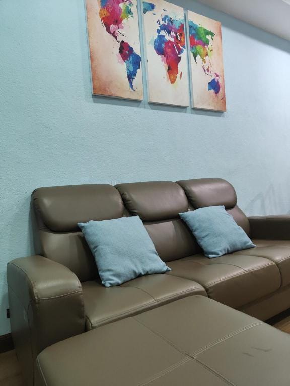 Cozy Homey like 3BR with living room & kitchen L2 Apartment in George Town