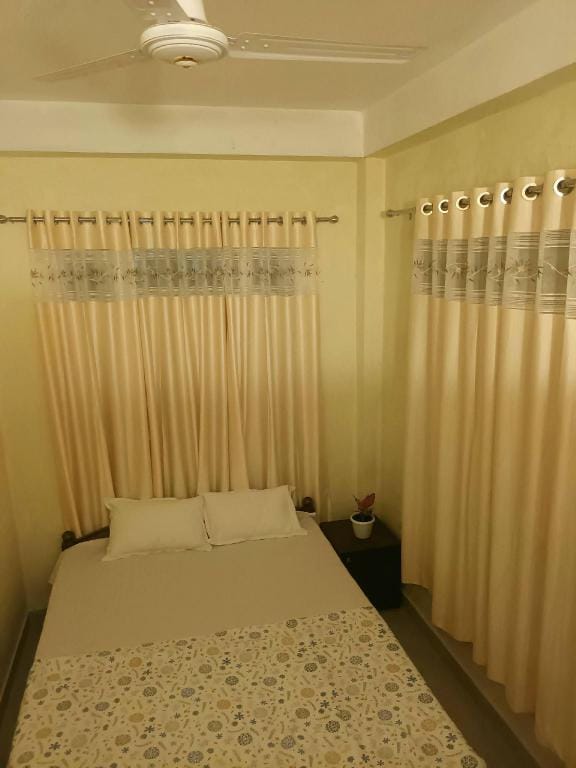 Maroma - Cosy 2 bedroom home with parking space. Vacation rental in Bangladesh