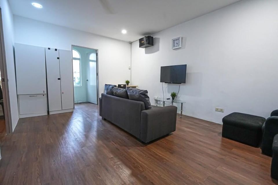 Aimelia guest house by (A11)(Share Toilet) Vacation rental in Petaling Jaya