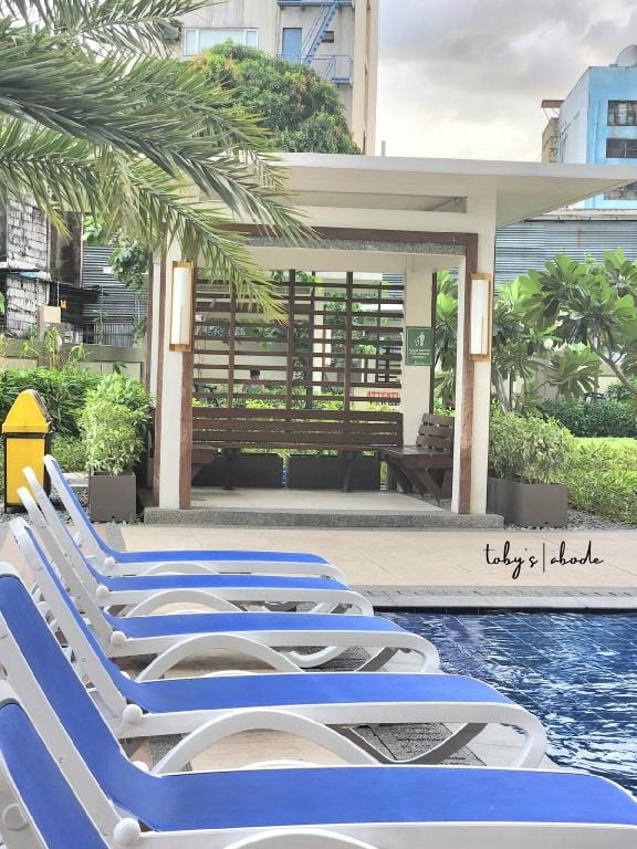 Toby's Abode - 2 BR Condo at The Celandine by DMCI Apartment in Quezon City