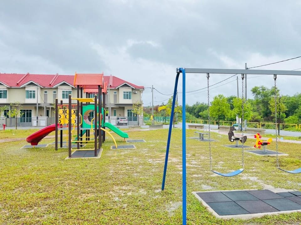 AR Homestay (Spacious, Near UMT, WI-FI, AndroidTV) Vacation rental in Terengganu, Malaysia