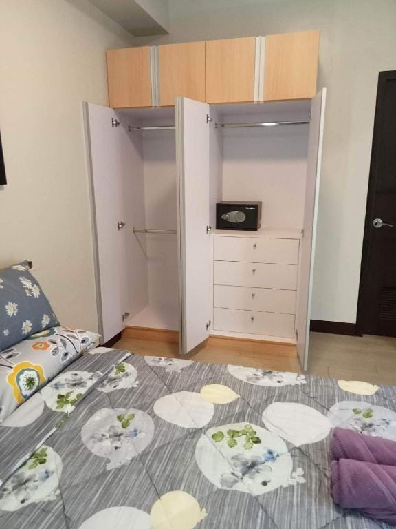 Seaview 2- Bedroom Condo in Mactan Newtown Apartment in Lapu-Lapu City