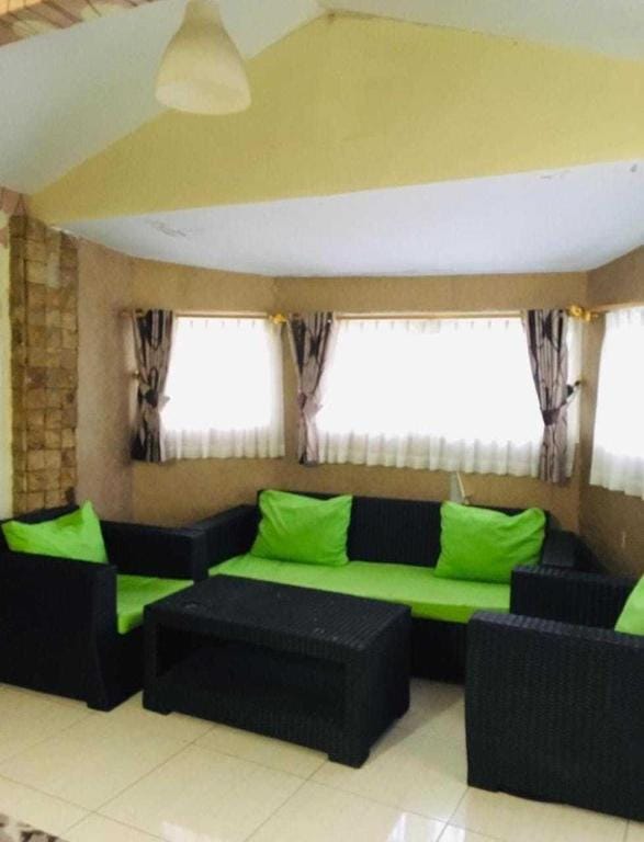 EXPRESS O 91923 Homestay Zona Hotel in West Java