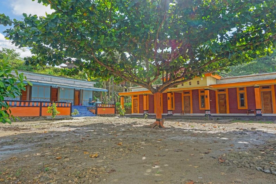 OYO Life 91988 Azka Homestay Klayar Hotel in East Java
