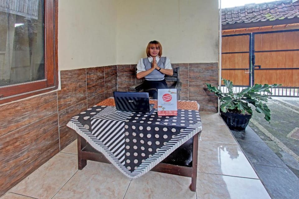 Hotel O Diwi Homestay Hotel in Lingsar
