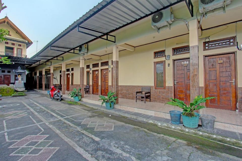 Hotel O Diwi Homestay Hotel in Lingsar