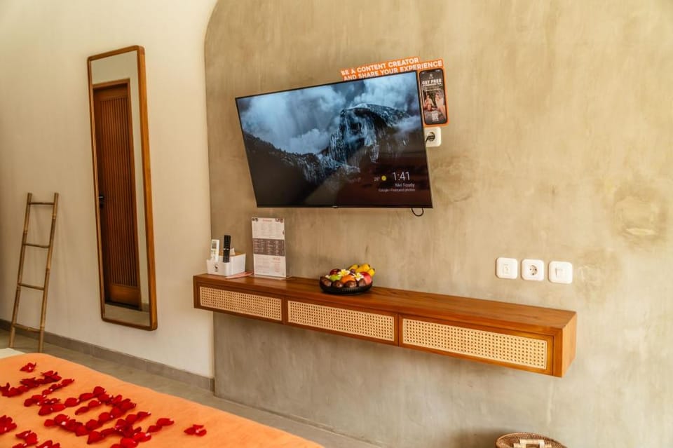 Roomates Surf Camp Canggu by Ini Vie Hospitality Hostel in North Kuta