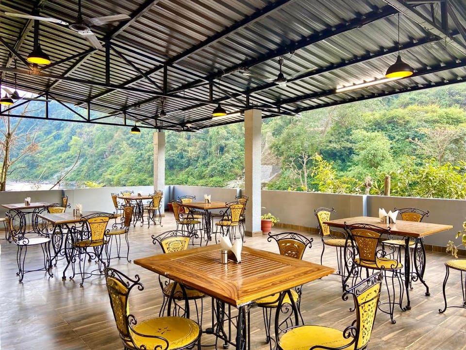 Euphoric River Resort Hotel in Rishikesh