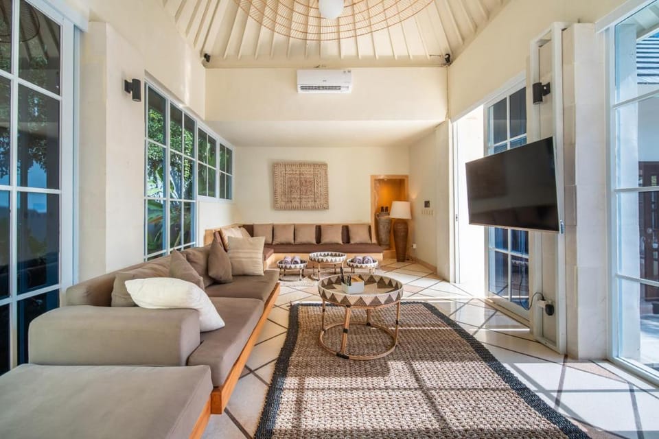 Villa Panchajanya - Seminyak Villa in North Kuta
