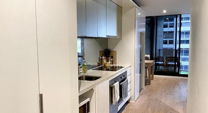 Lovely 1- bedroom apartment with pool for rent. Apartment in Melbourne