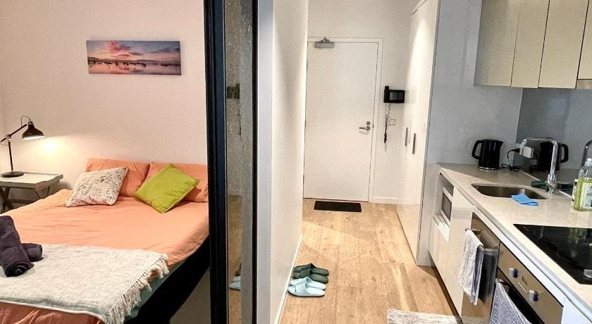 Lovely 1- bedroom apartment with pool for rent. Apartment in Melbourne