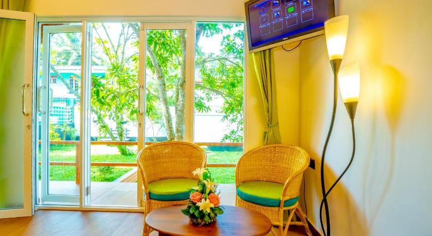 Kurumba Luxury Cabin Bed and Breakfast in Ahangama