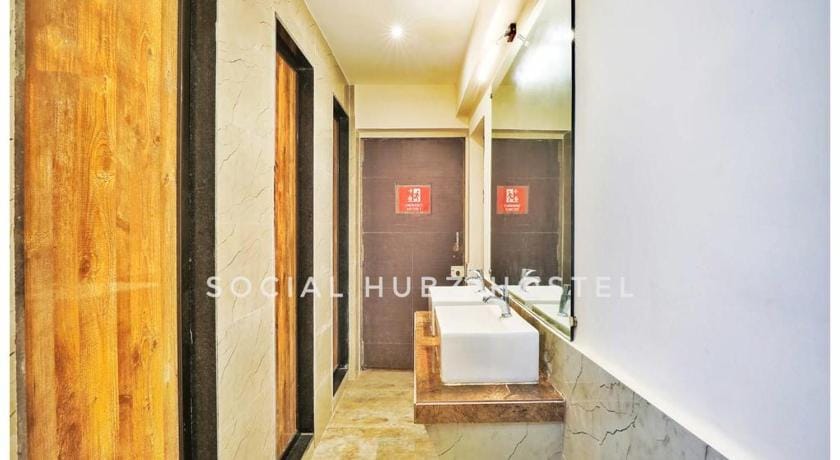 CABINSTAY MAROL - THE HUBZ Hostel in Mumbai