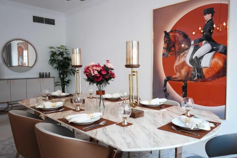 Stunning Lux 4BR + maids Pvt Villa in Al Barsha Vacation rental in Dubai