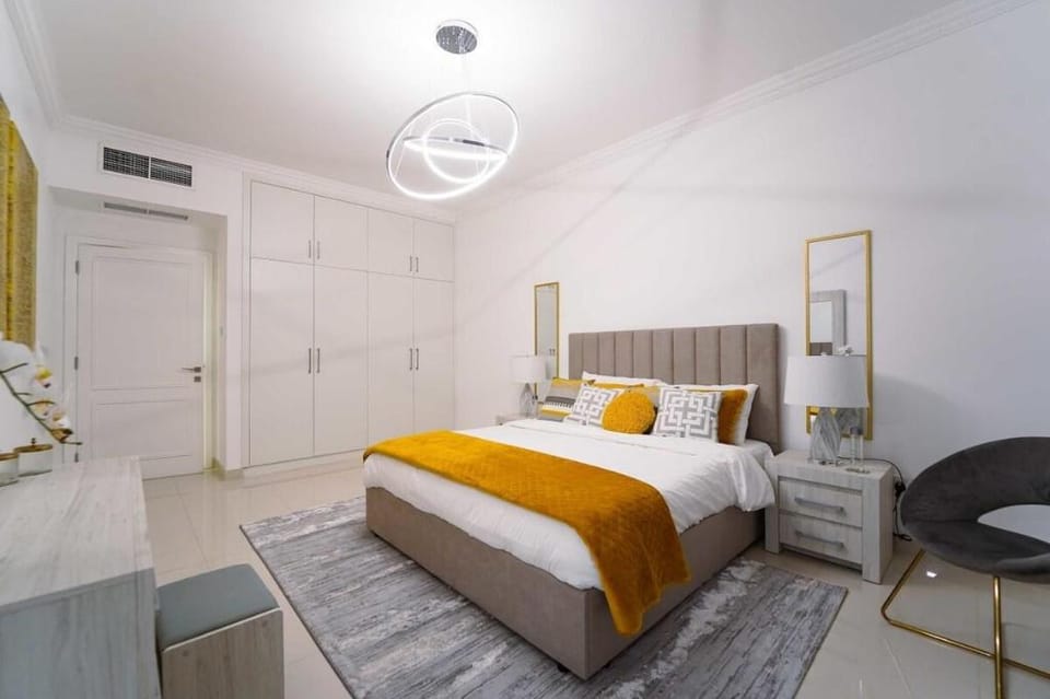 Stunning Lux 4BR + maids Pvt Villa in Al Barsha Vacation rental in Dubai